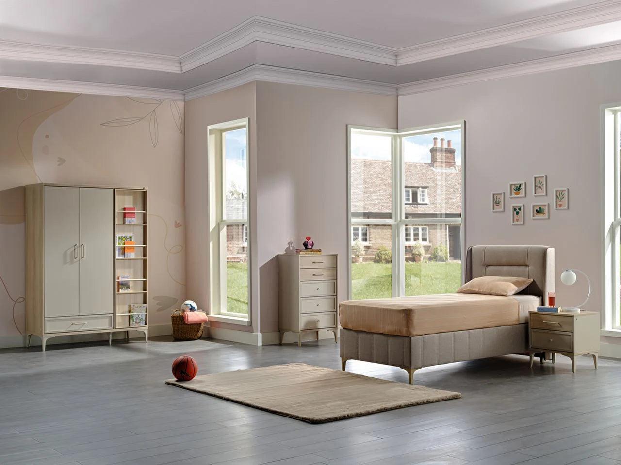 Molly Young Room Set